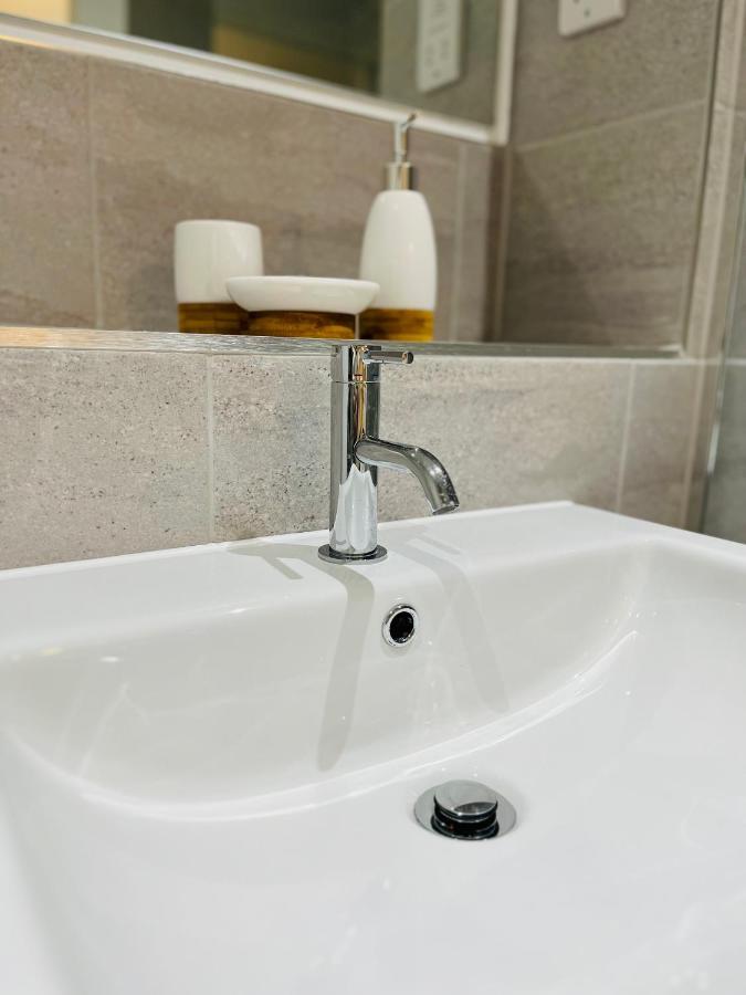 Stylish Studio Apartment Near To Old Trafford Stadium Manchester Exterior foto